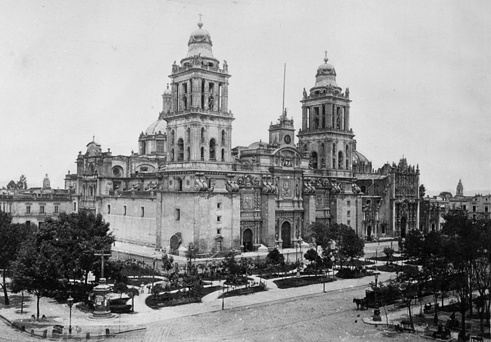 Photograph of Mexico City Cathedral, circa 1884-1885, taken by William Henry Jackson, photo: Library of Congress