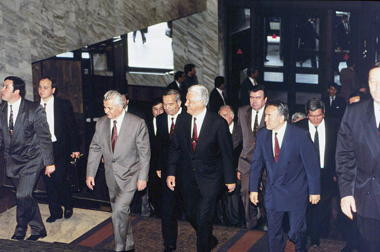 Встреча в 1991 году Леонида Кравчука, Бориса Ельцина и Нурсултана Назарбаева, фото: Войтек Ляский / EN