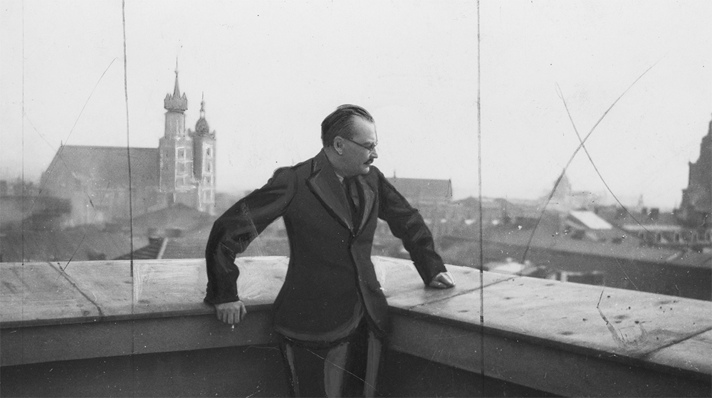 Людвік Ієронім Морштин на даху Палацу Преси в Кракові. Фото: www.audiovis.nac.gov.pl (NAC)