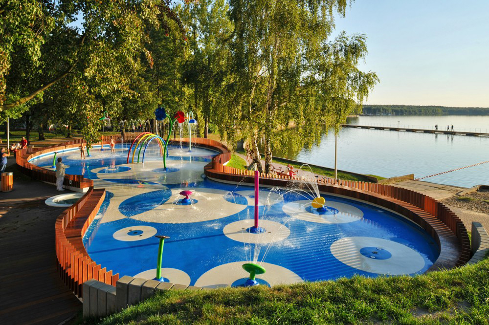 Water playground in Tychy, design: RS+ Robert Skitek, 2011, photo: Tomasz Zakrzewski, Robert Skitek, rsplus.pl