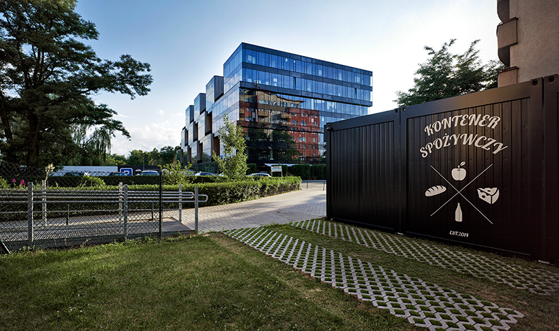 Grocer's container in Poznań, design: Nowak and Katarzyna Stawarz-Nowak, 2014, photo: Jeremi Buczkowski / trabendo s.c.