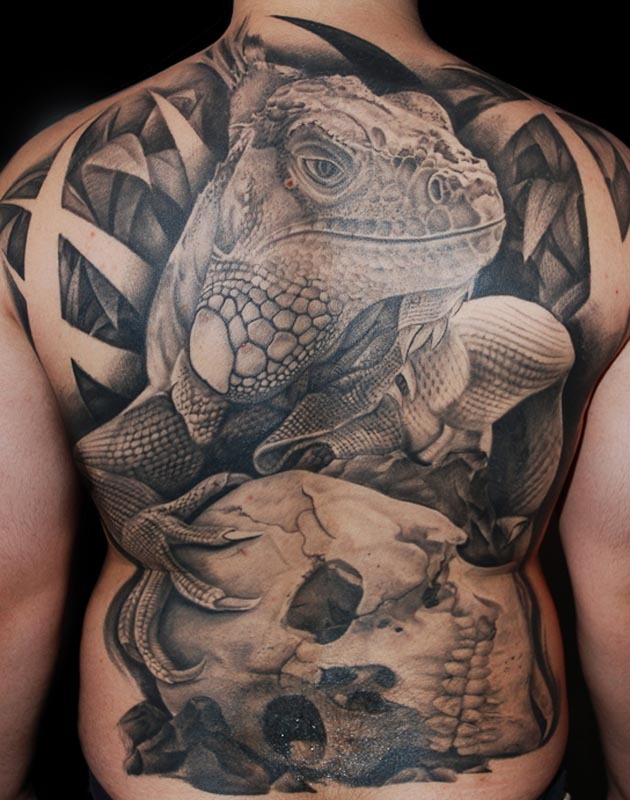 Tattoo by Novick, courtesy of the juniorink najgorsze studio w mieście