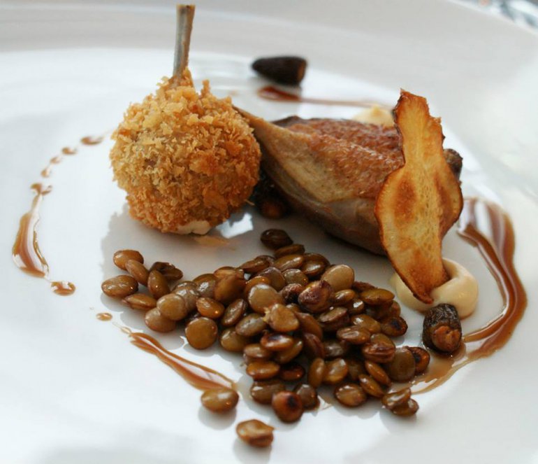 Baked pigeon with true morels stuffed with guineafowl mousse, parsnip, topinambour chips and sauce from duck, photo: IAM