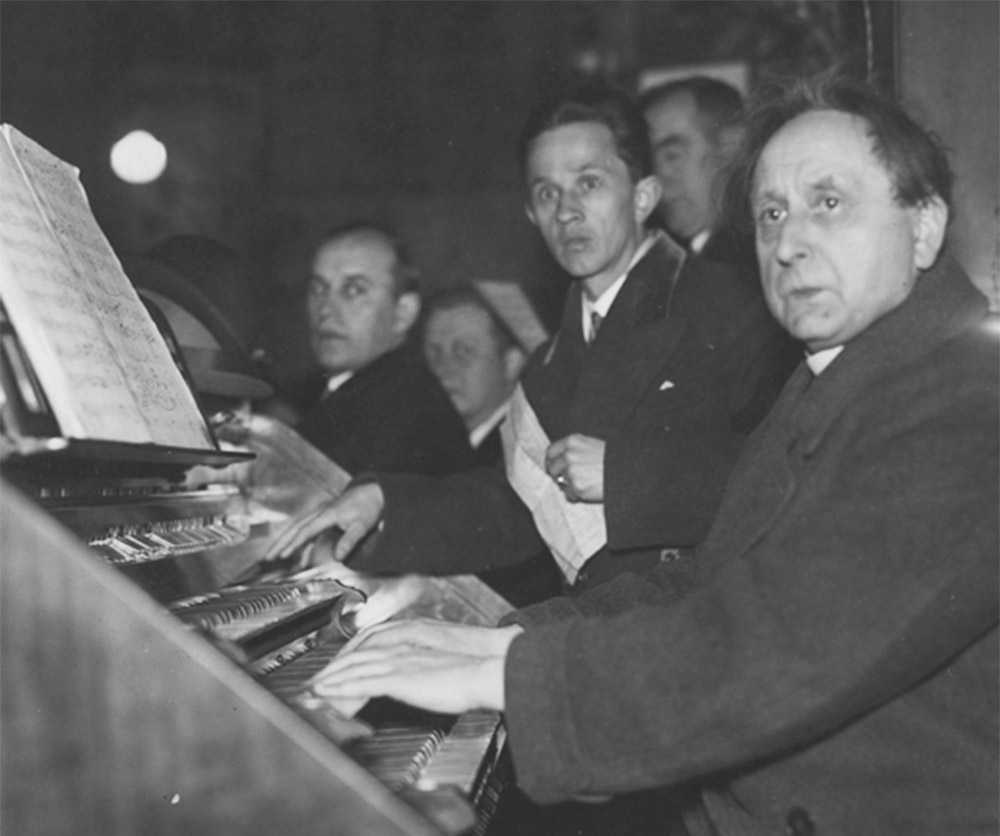 Feliks Nowowiejski podczas recitalu organowego w kościele Mariackim w Krakowie, 1935, fot. www.audiovis.nac.gov.pl / Narodowe Archiwum Cyfrowe