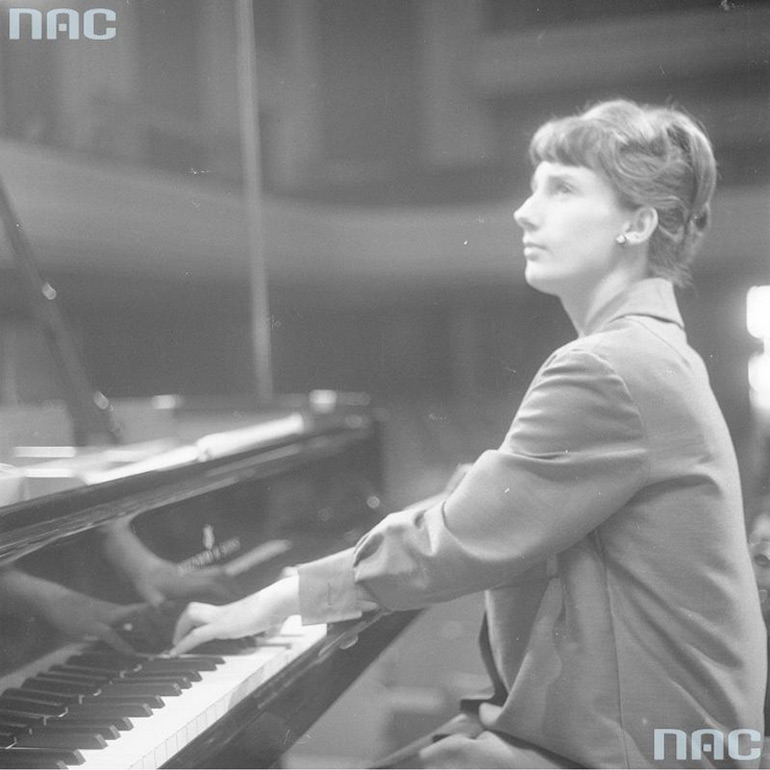 Marta Sosińska-Janczewska, 1965, fot. Zbyszko Siemaszko / NAC / www.audiovis.nac.gov.pl
