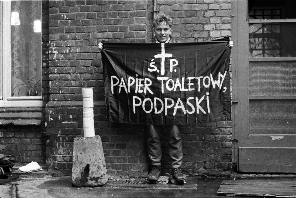 Akacja "Kto się boi papieru toaletowego", Wrocław, 1 i 15 października 1987, fot. M. Michalak
