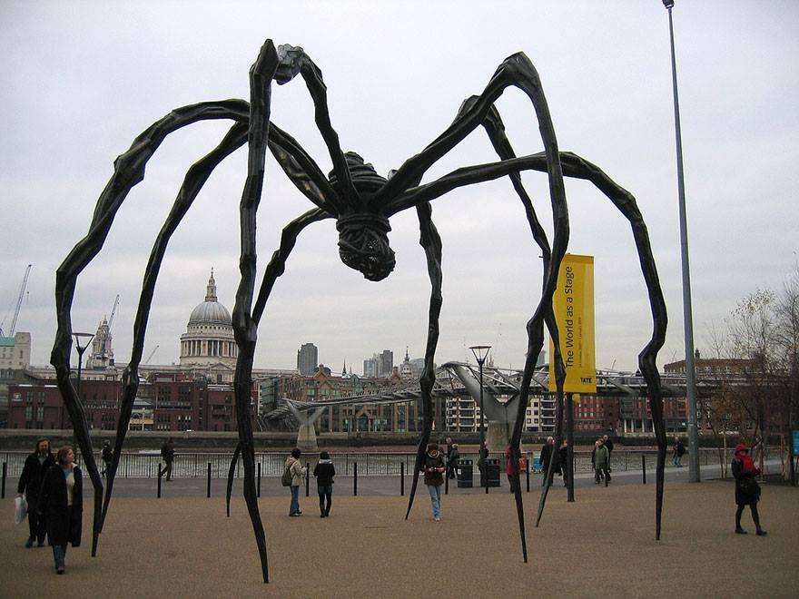 Louise Bourgeois, "Mama", 1999 (installed in London, 2007), photo: Facebook