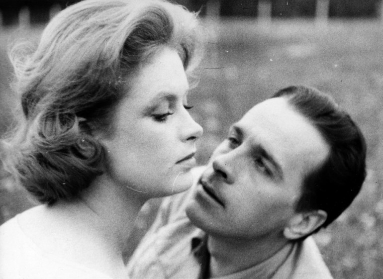 Kadr z filmu "Dolina Issy" w reżyserii Tadeusza Konwickiego, 1982. Na zdjęciu: Tadeusz Chudecki, Anna Dymna, Konstanty Szyrko., fot. Polfilm/East New