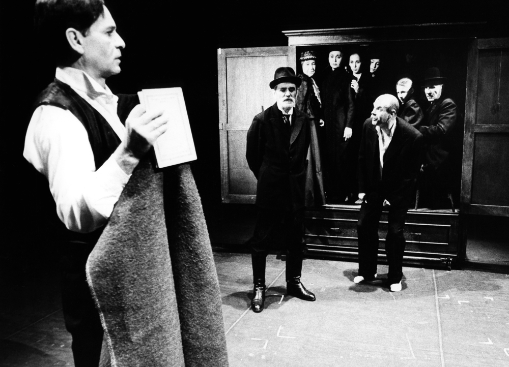 Scena z przedstawienia "Pułapka", 1992, reżyseria: Jerzy Jarocki, 1992, fot. z archiwum Teatru Polskiego we Wrocławiu