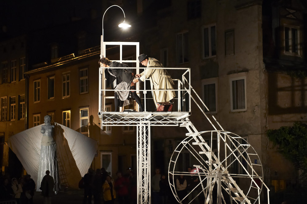 Spektakl "Thermidor roku 143" w wykonaniu gdańskiego Miejskiego Teatru Miniatura, Festiwal FETA 2012, fot. Adam Warżawa/PAP