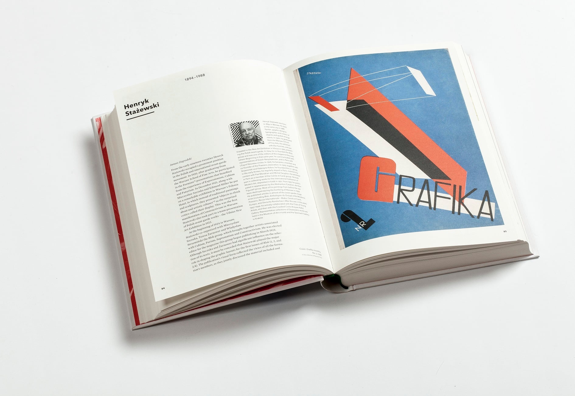 Rozkładówka z książki "VeryGraphic. Polish Designers of the 20th Century", 2015, fot. Kuba Sowiński / IAM