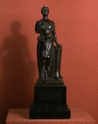 Defensio legalis (Sprawiedliwość) 1897, brąz, odlew, podstawa-marmur w zbiorach Muzeum Narodowego w Warszawie