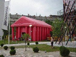 Aigars Bikse, Kristaps Gulbis "Pink House", instalacja