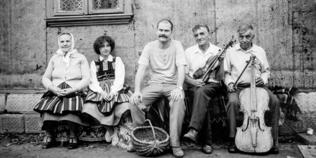 Małgorzata Bieńkowska & Andrzej Bieńkowski with musicians, photo: Muzyka Odnaleziona archive