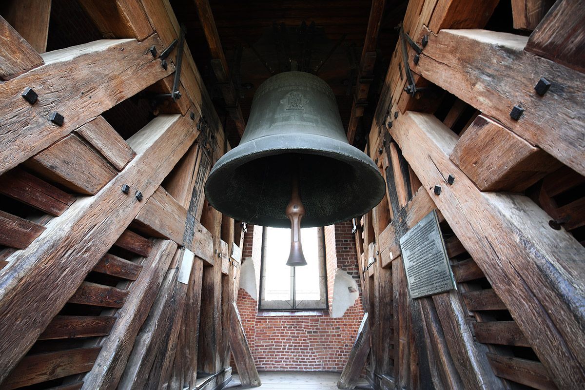 The Zygmunt Bell: The Sound of Polish History, Article