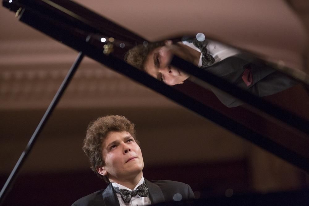Szymon Nehring wins Arthur Rubinstein International Piano Master Competition