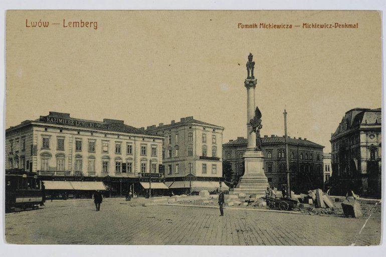 Пам'ятник Адаму Міцкевичу у Львові на листівці близько 1905 року, джерело: polona.pl