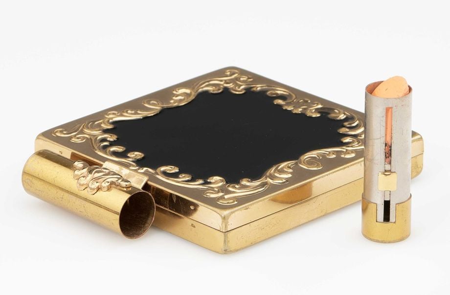Helena Rubinstein Inc., puderniczka ze szminką z kolekcji Baroque,1947, fot. materiały prasowe POLIN Muzeum Historii Żydów Polskich
