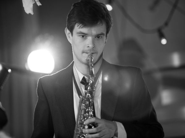 Dawid Ogrodnik - Biography | Artist | Culture.pl