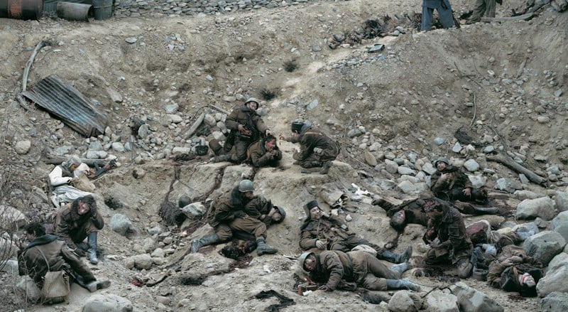 Jeff Wall, «Dead Troops Talk (a vision after an ambush of a Red Army Patrol, near Moqor, Afghanistan, winter 1986)», 1992. Фото: thebroad.org