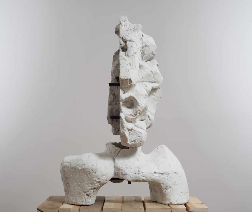 Wanda Czełkowska, "Głowa", odlew, gips polichromowany, 1962, fot. Szymon Rogiński / dzięki uprzejmości artystki i Fundacji Introspekcja