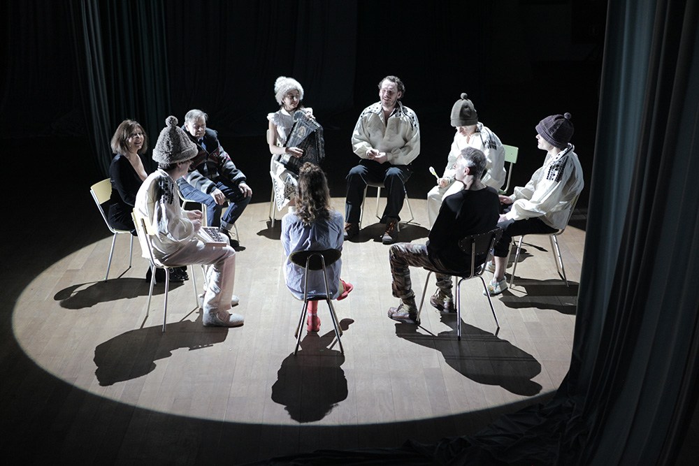 Scena z przedstawienia "Zew Cthulhu", 2017, reżyseria: Michał Borczuch, fot. Nowy Teatr w Warszawie