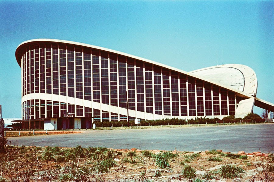 Роли арена. Ралей Арена США. Рэлей Арена США 1953. Крытая Арена «Livestock Pavilion» в г. Ралей, США. Арена в роли (США), арх. м.Новицкий, 1952-1953 гг..